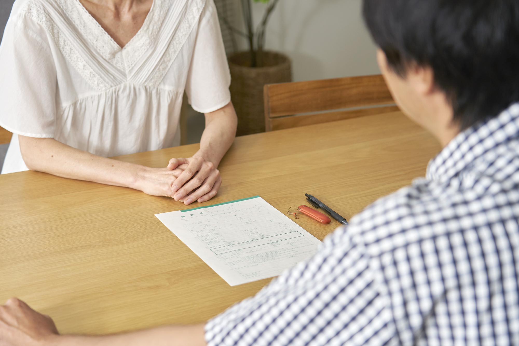 離婚や慰謝料請求を考え始めたとき、最初に必要なのは「事実整理」